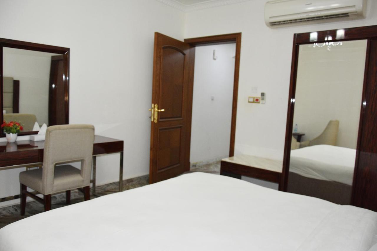 Royal Suite Hotel Apartments Al Huwayl Kültér fotó